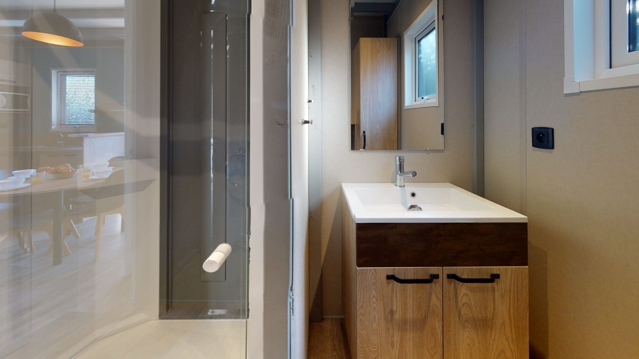 Camping-les-Flots-Bleus-Chalet-2021-Bathroom