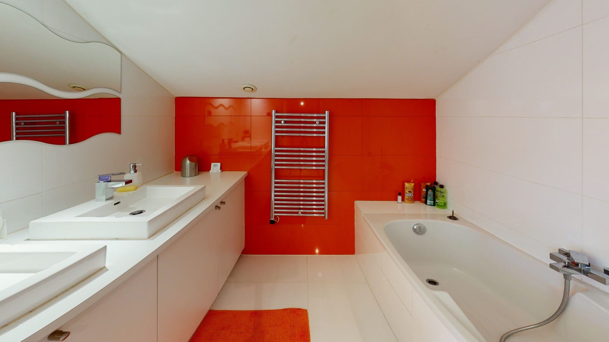 Villenave-Dornon-Bathroom