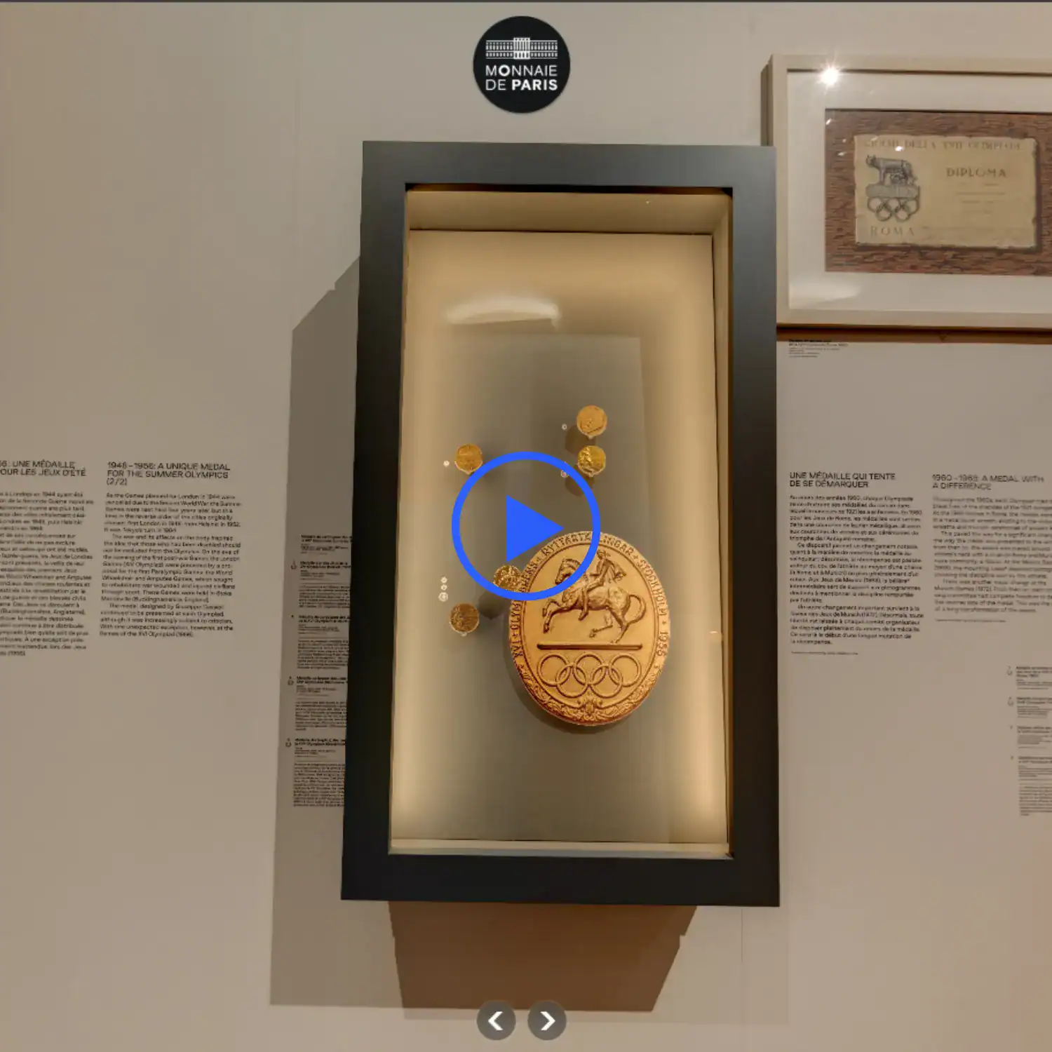 Vitrine de l'exposition olympique dans la visite virtuelle immersive de la Monnaie de Paris